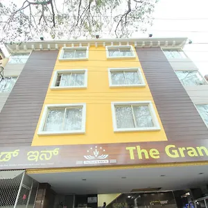 Hotel The Grand